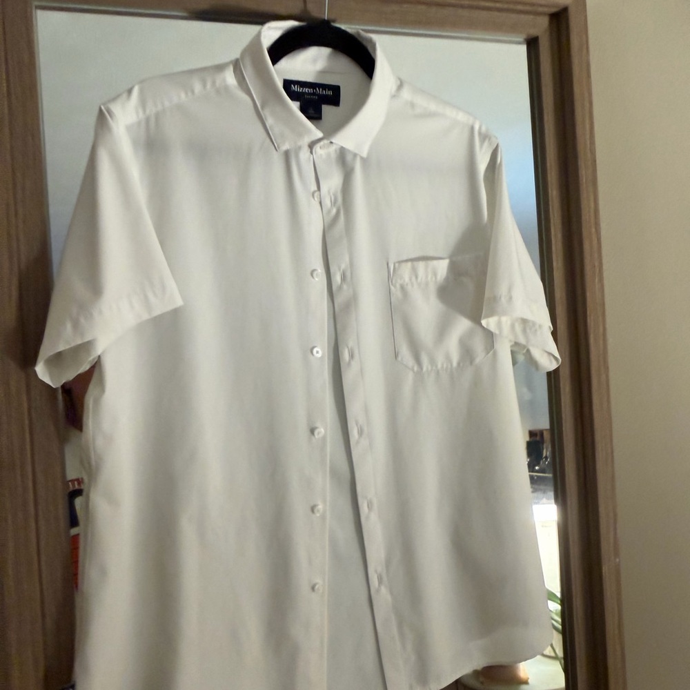 Mizzen+Main White Short-Sleeve Button Down Shirt